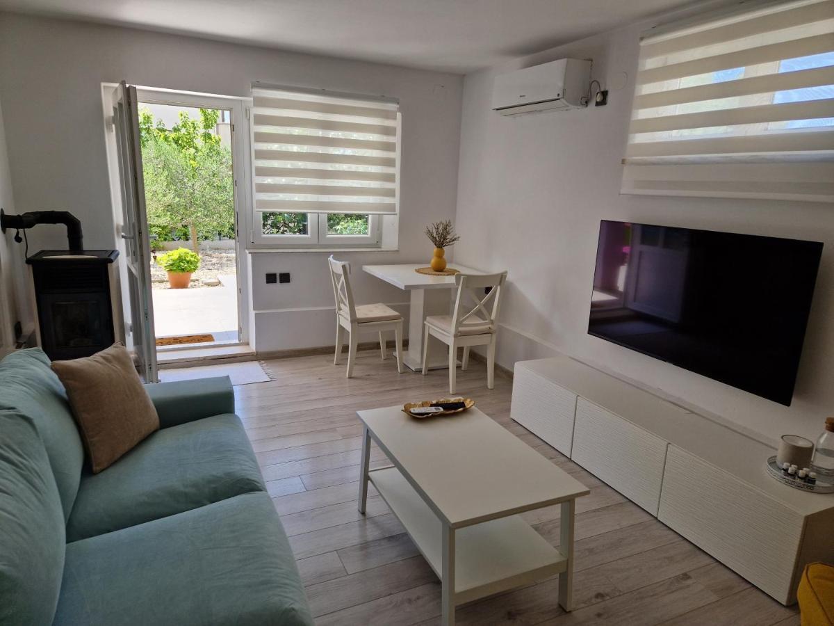 Apartman Jurjevic クルク エクステリア 写真